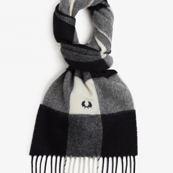 Fred Perry 100% Wool Plaid Scarf Made in Scotland - MSRP $70 - BNIB -50% OFF - Picture 1 of 2